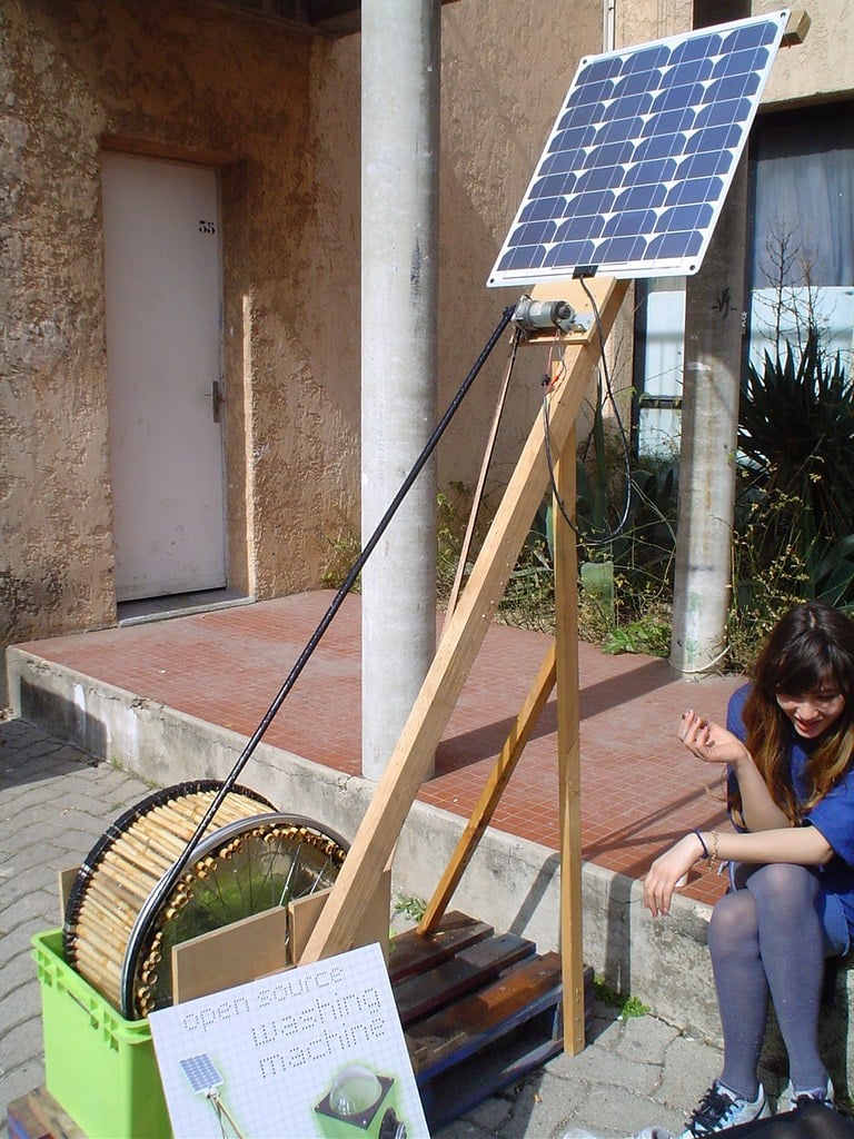 Kamerbrief van klimaatminister: Je wasmachine mag pas aan zodra de zonnepanelen op je dak genoeg opwekkenitem image