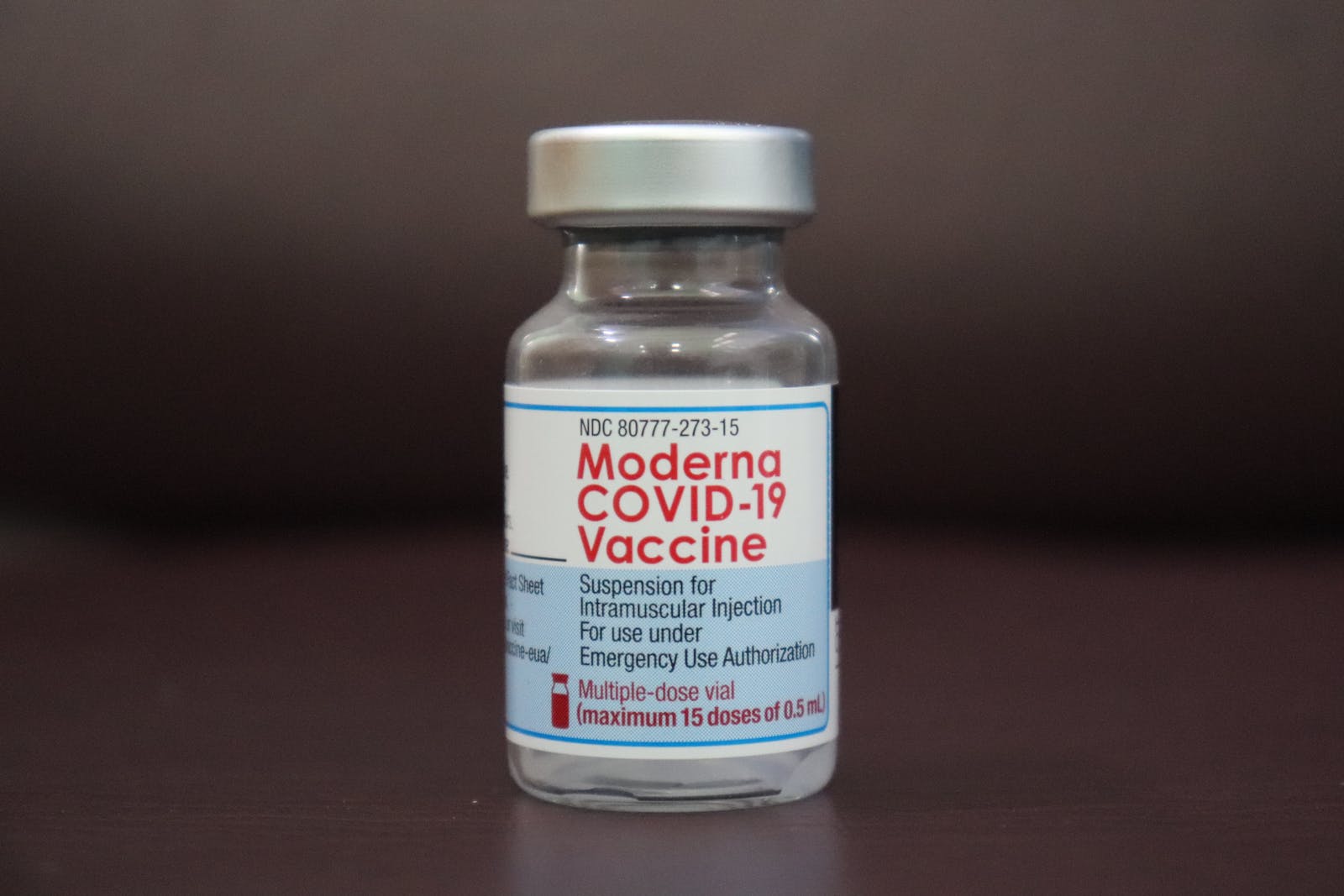 Moderna-wetenschappers waarschuwen voor mRNA-vaccins: toxiciteitsrisico'sitem image